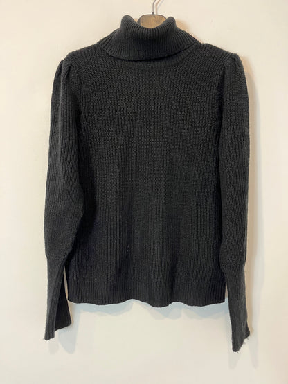 VILA. Jersey negro cuello alto. T.M