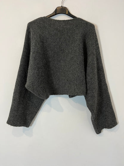 COMMENSE. Grey Tm back sweater