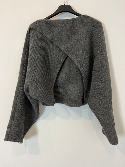 COMMENSE. Grey Tm back sweater