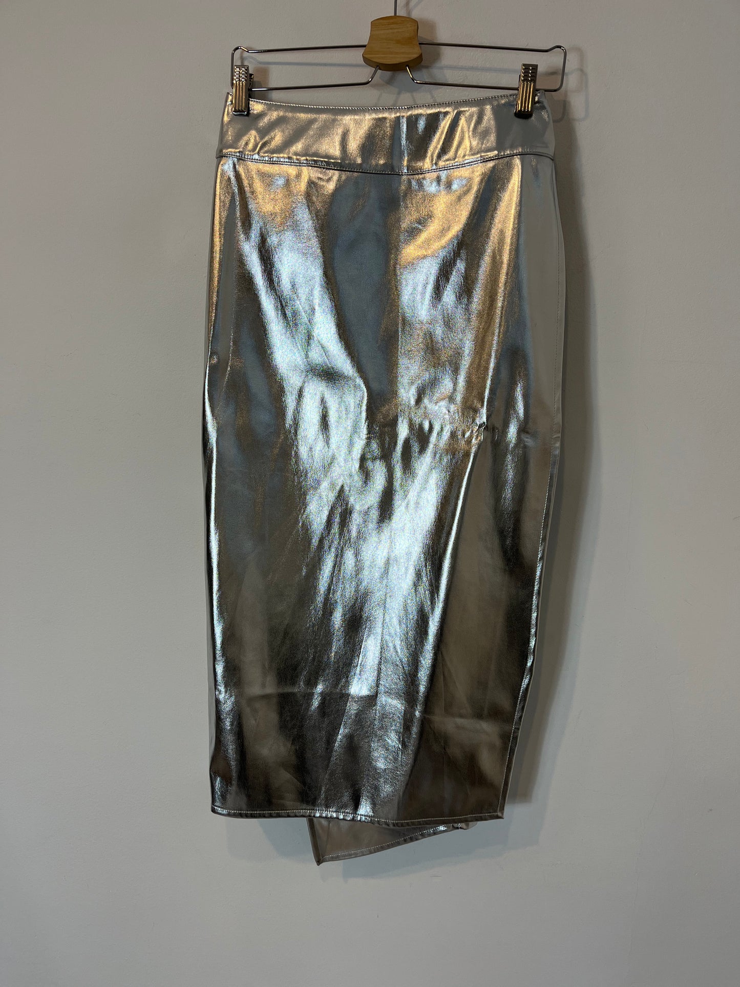 NEVER FULLY DRESSED. Falda midi plateada T.36