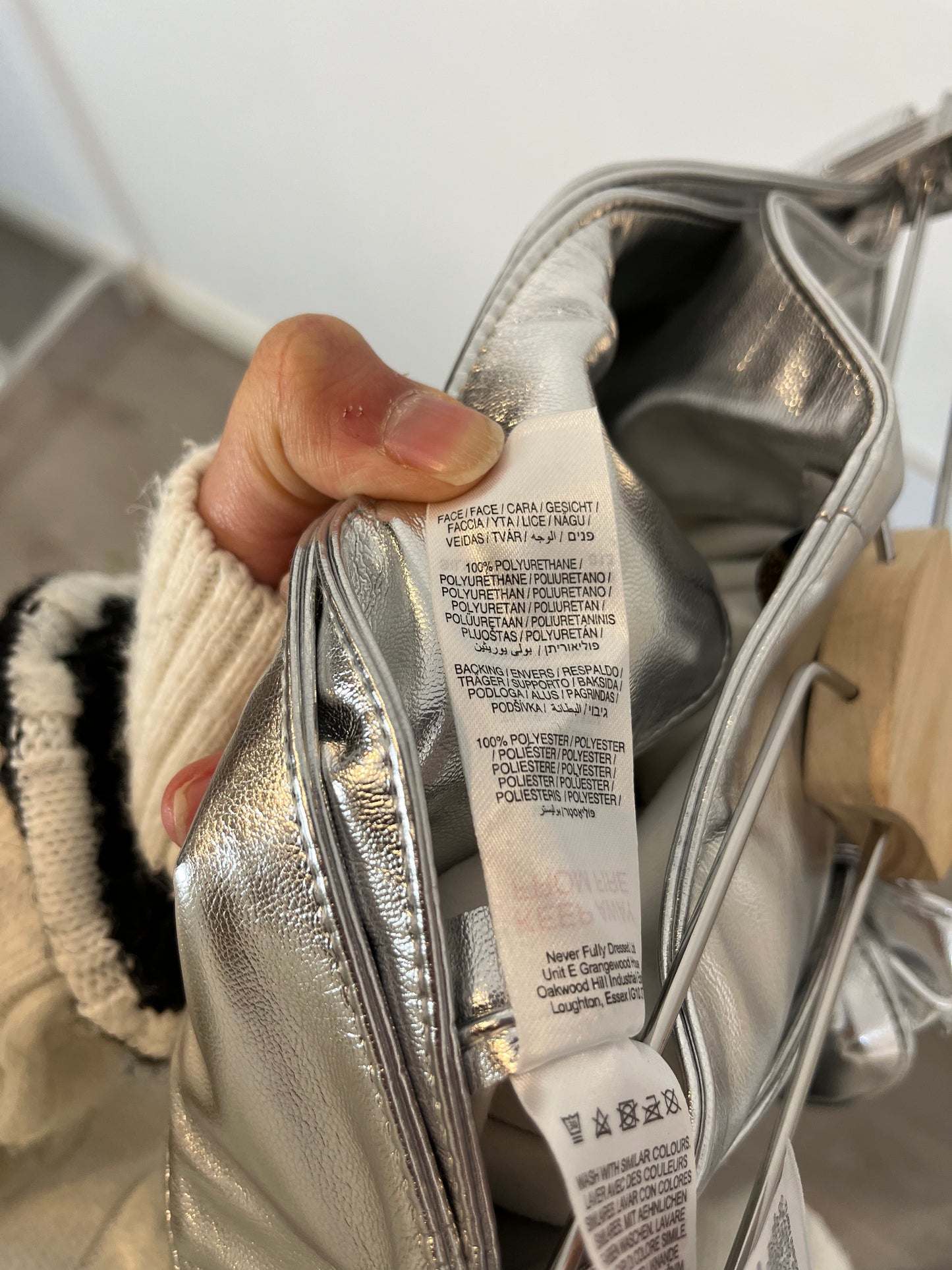 NEVER FULLY DRESSED. Falda midi plateada T.36