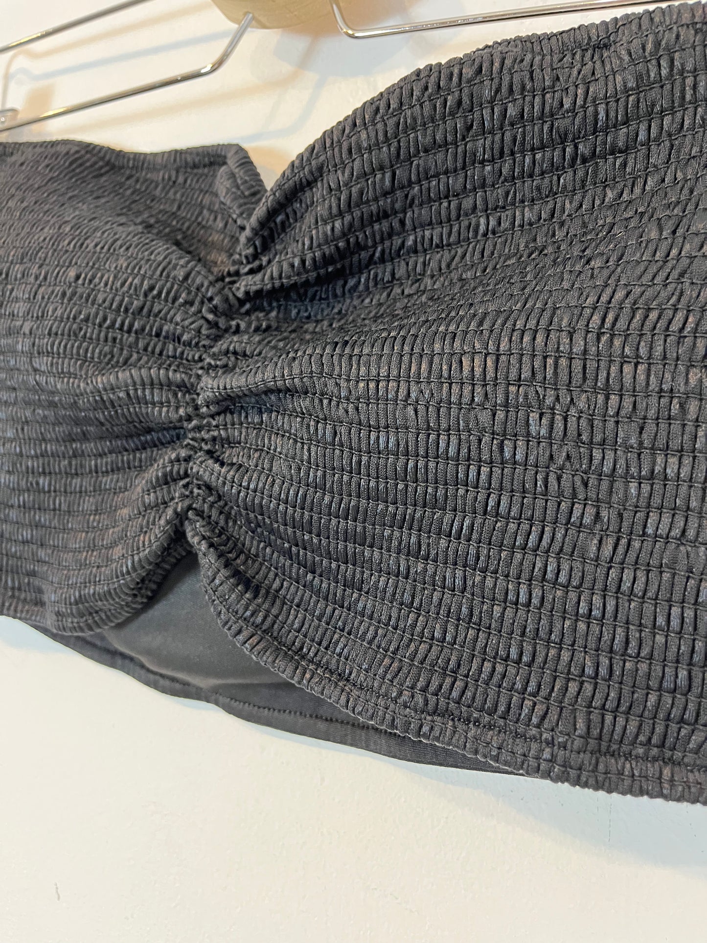 CAMALEONICA. Top negro nido de abeja T.s