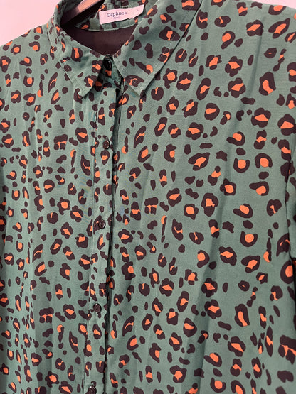 DAPHNEA. Green animal print dress. T.L.