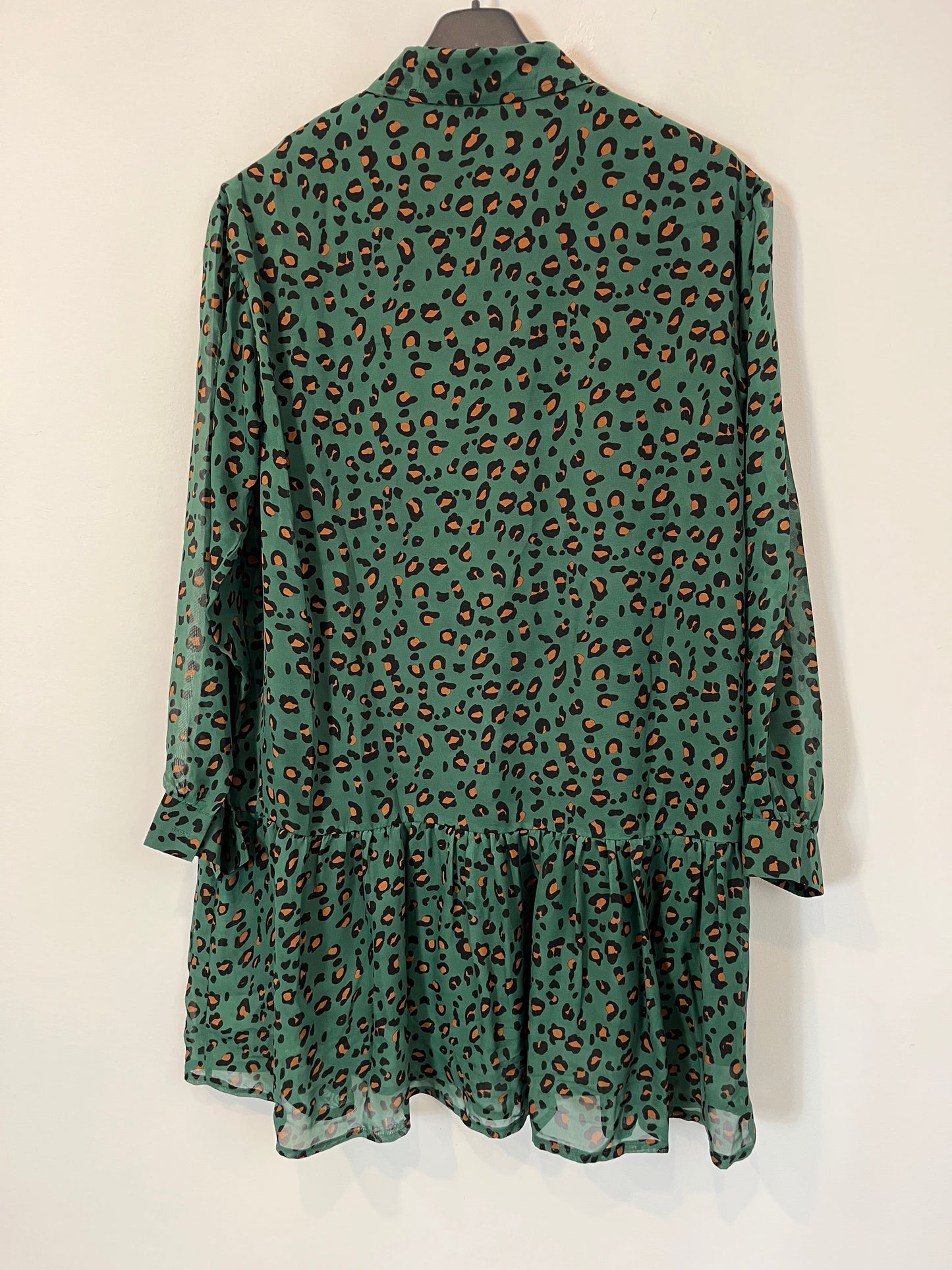 DAPHNEA. Green animal print dress. T.L.
