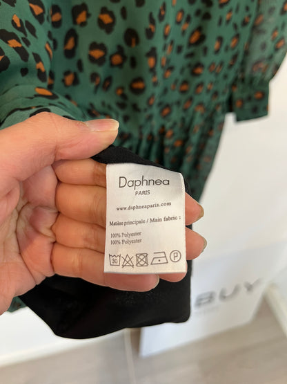 DAPHNEA. Green animal print dress. T.L.