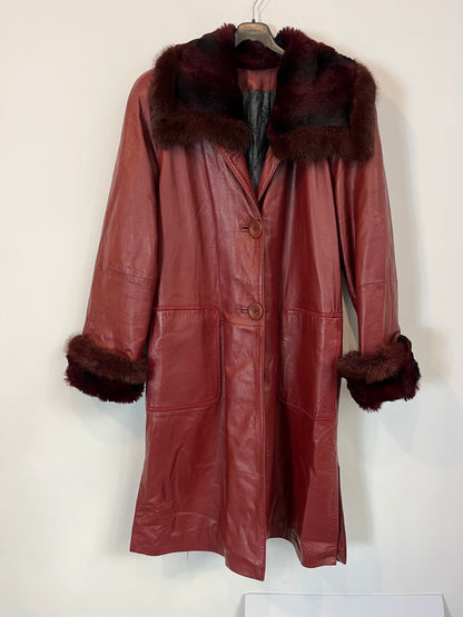 OTHERS. Vintage wine-colored coat. Size 46