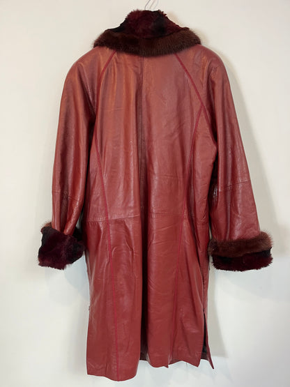 OTHERS. Vintage wine-colored coat. Size 46
