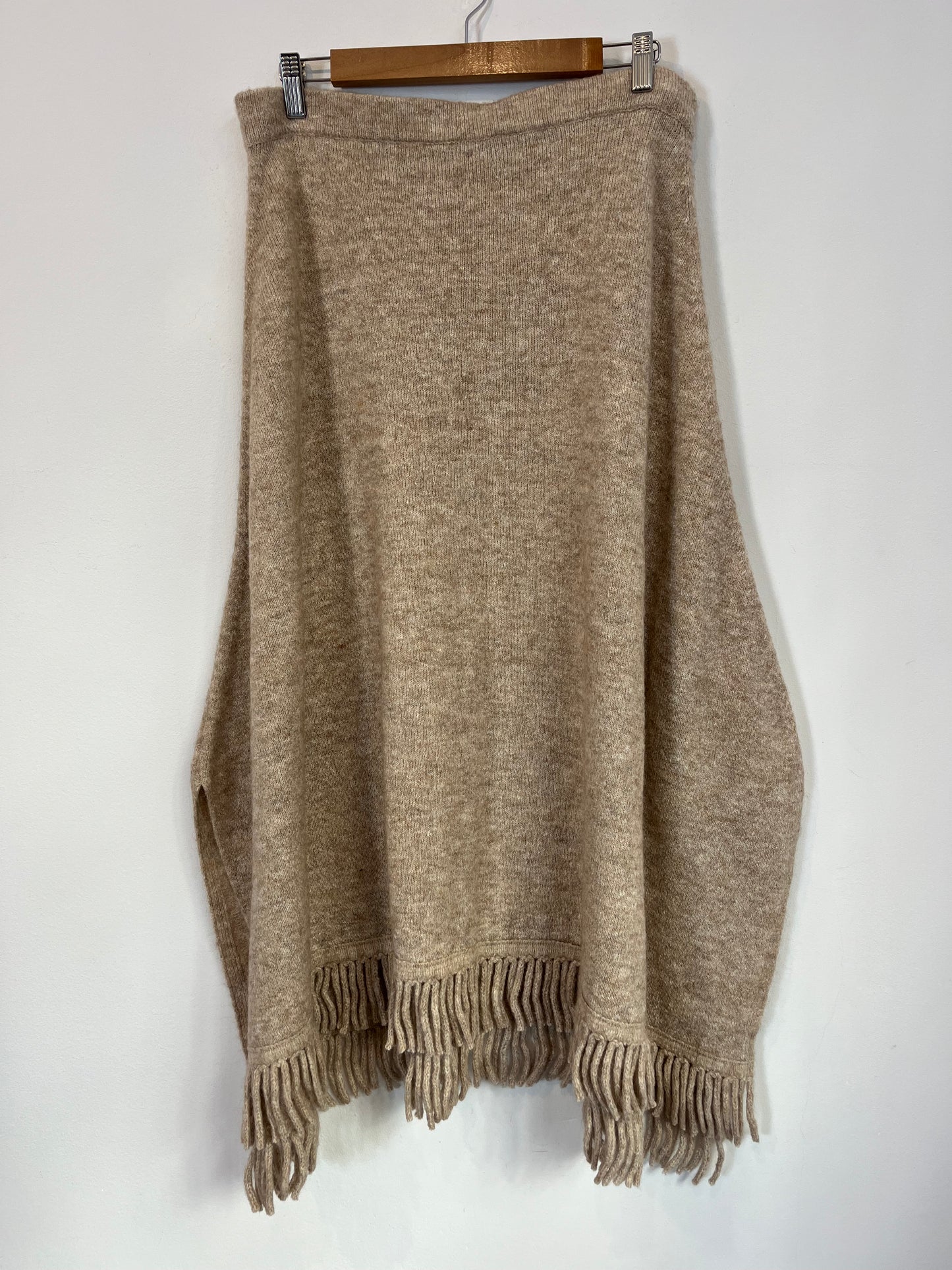 MAX MARA. Fringed midi skirt. Size XL