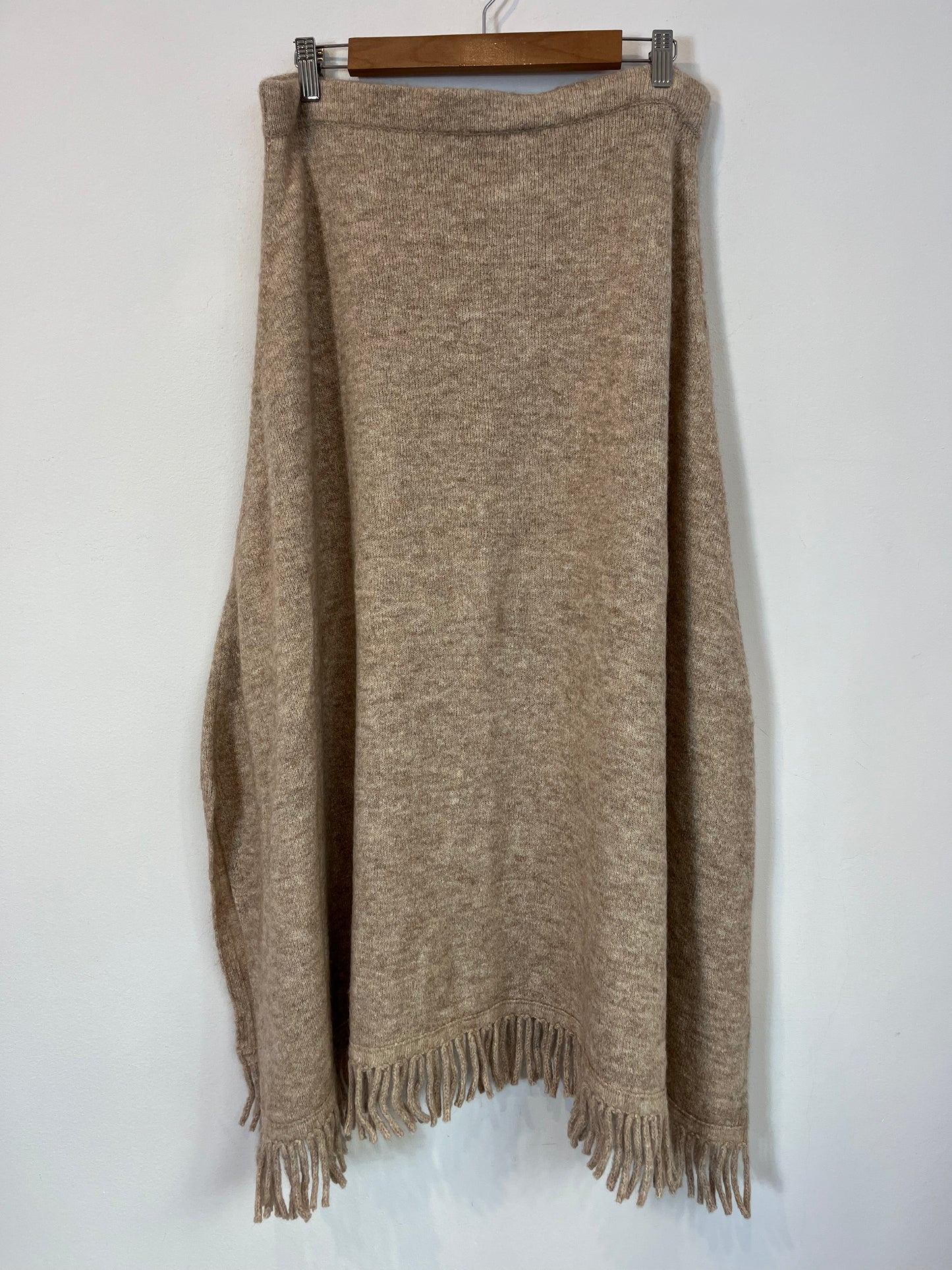 MAX MARA. Fringed midi skirt. Size XL