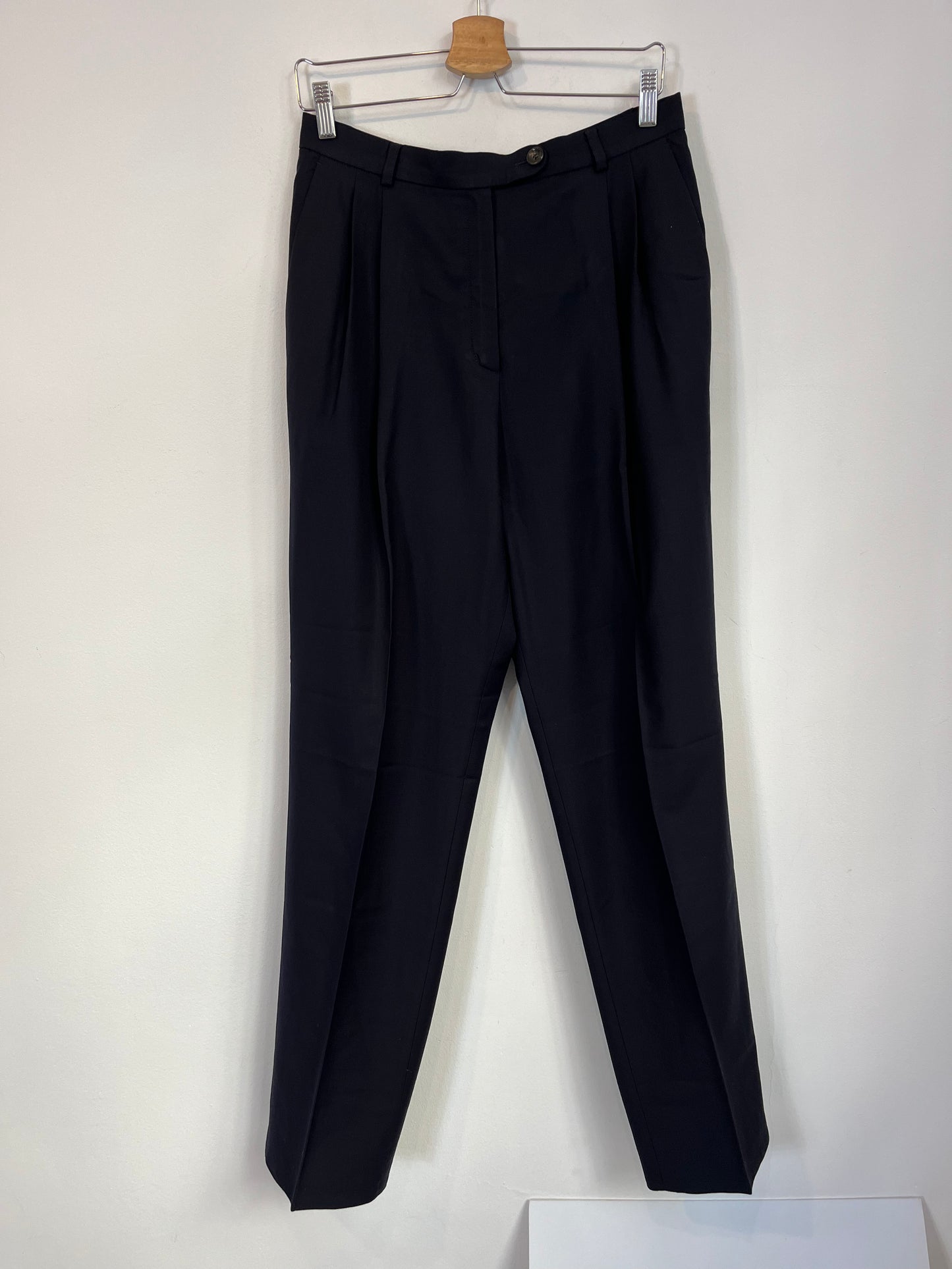 ESCADA SPORT. Blue pleated trousers. Size 40