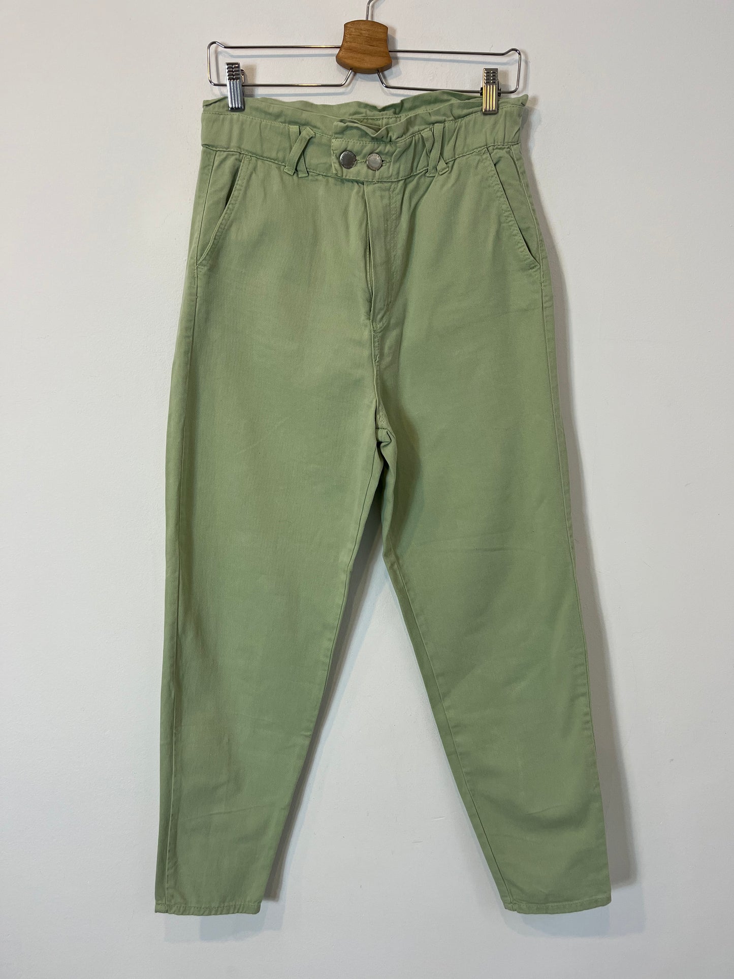 STRADIVARIUS. Pantalón verde slouchy T.M