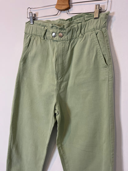 STRADIVARIUS. Pantalón verde slouchy T.M
