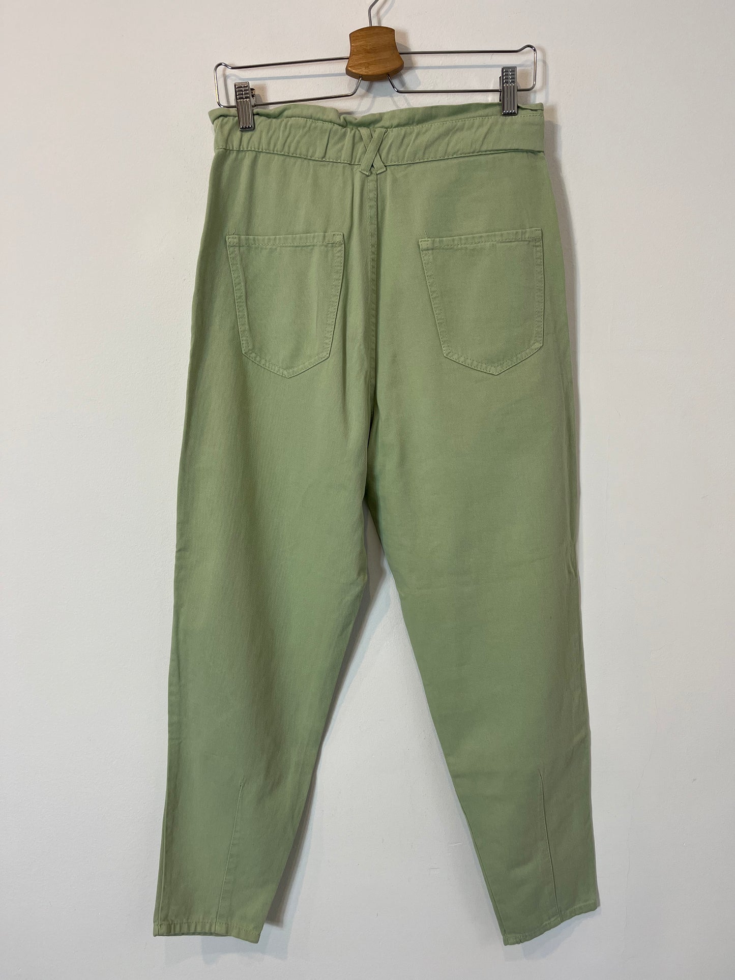 STRADIVARIUS. Pantalón verde slouchy T.M