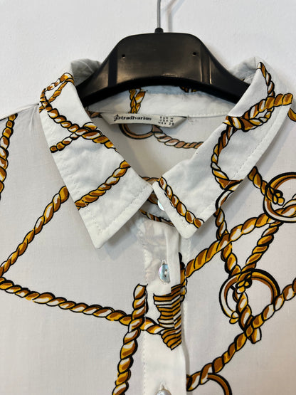 STRADIVARIUS. Blusa beige cuerdas T.m