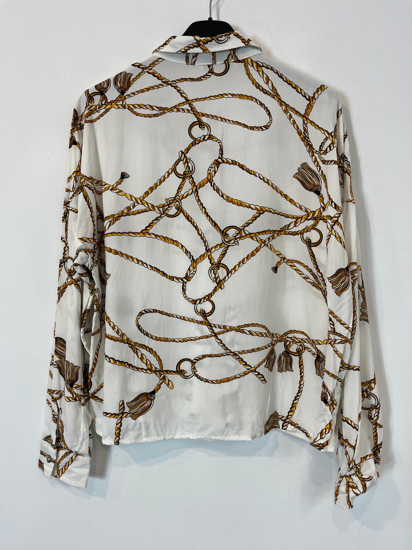 STRADIVARIUS. Blusa beige cuerdas T.m