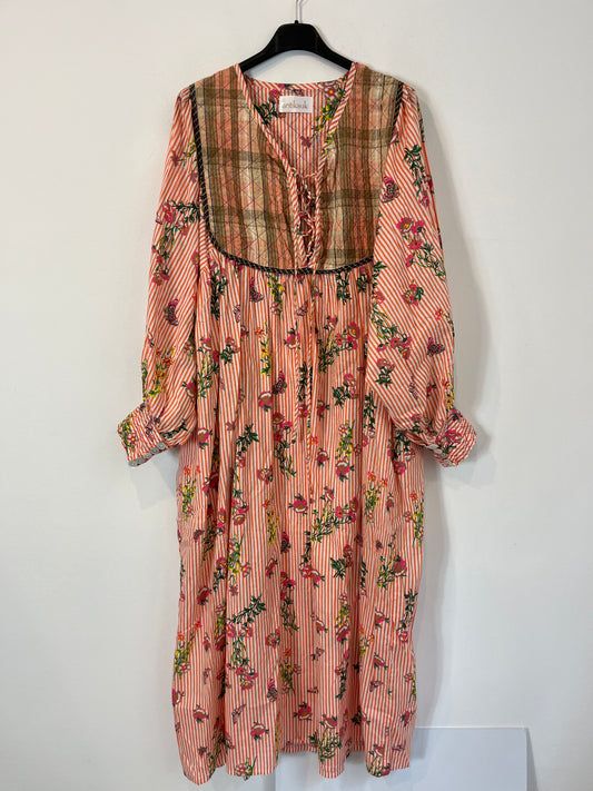 ANTIKSUK. Vestido largo rayas. TU (M/L)