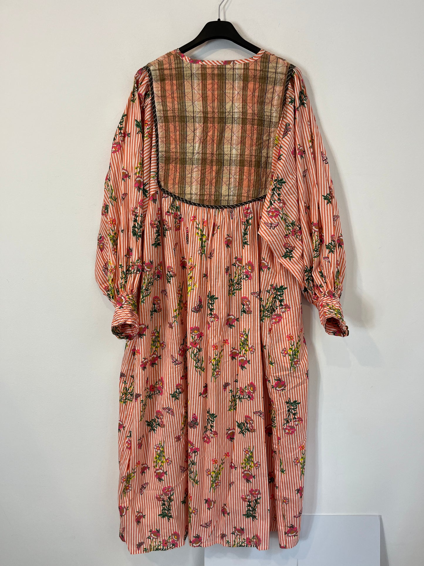 ANTIKSUK. Vestido largo rayas. TU (M/L)