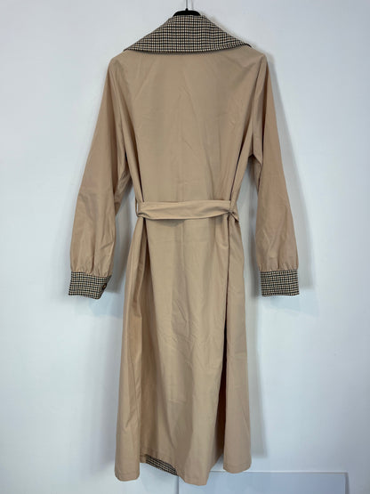 OTRAS. Gabardina beige detalles cuadros Tu(S)