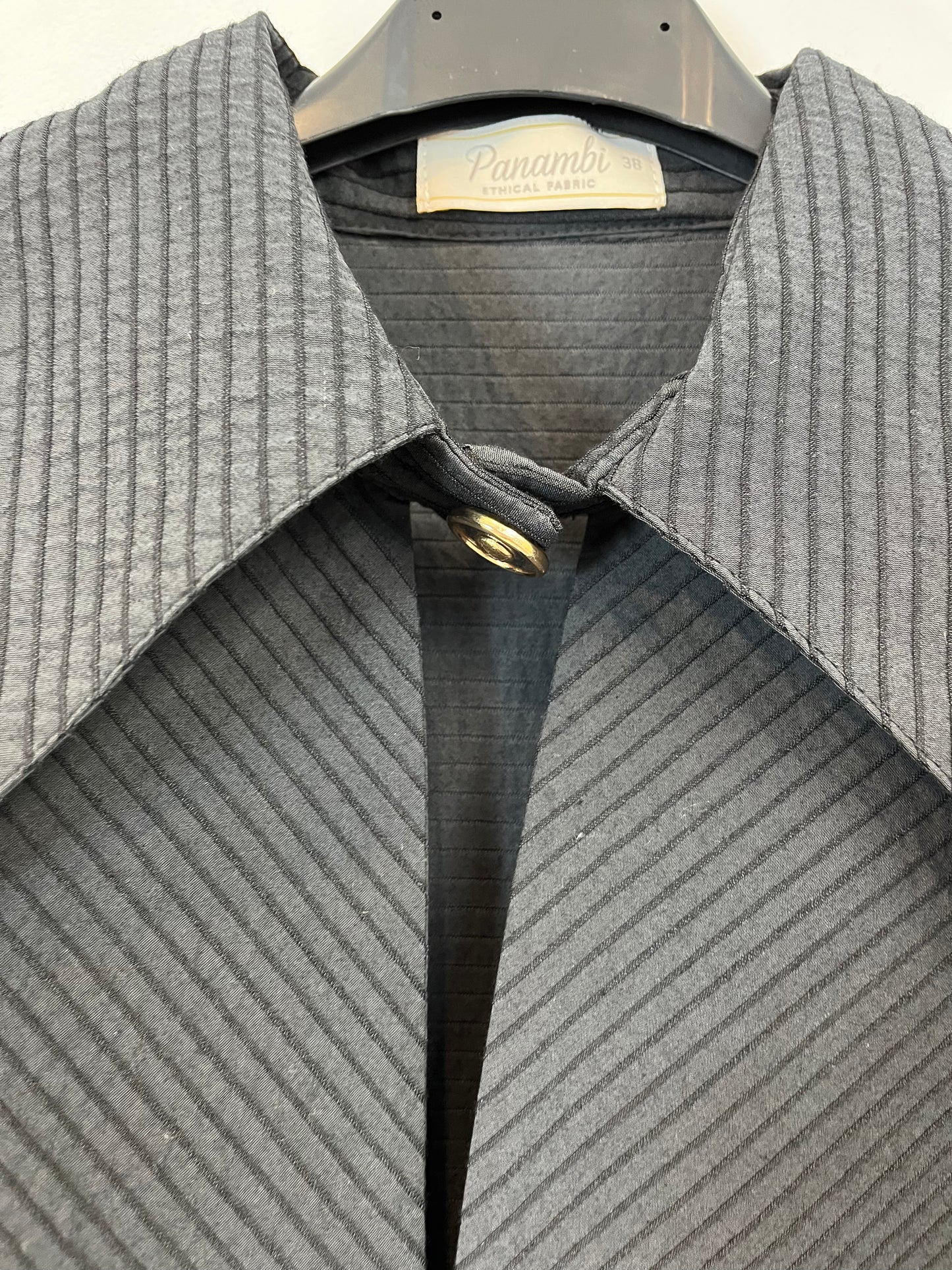 PANAMBI. Black texture blouse T.38