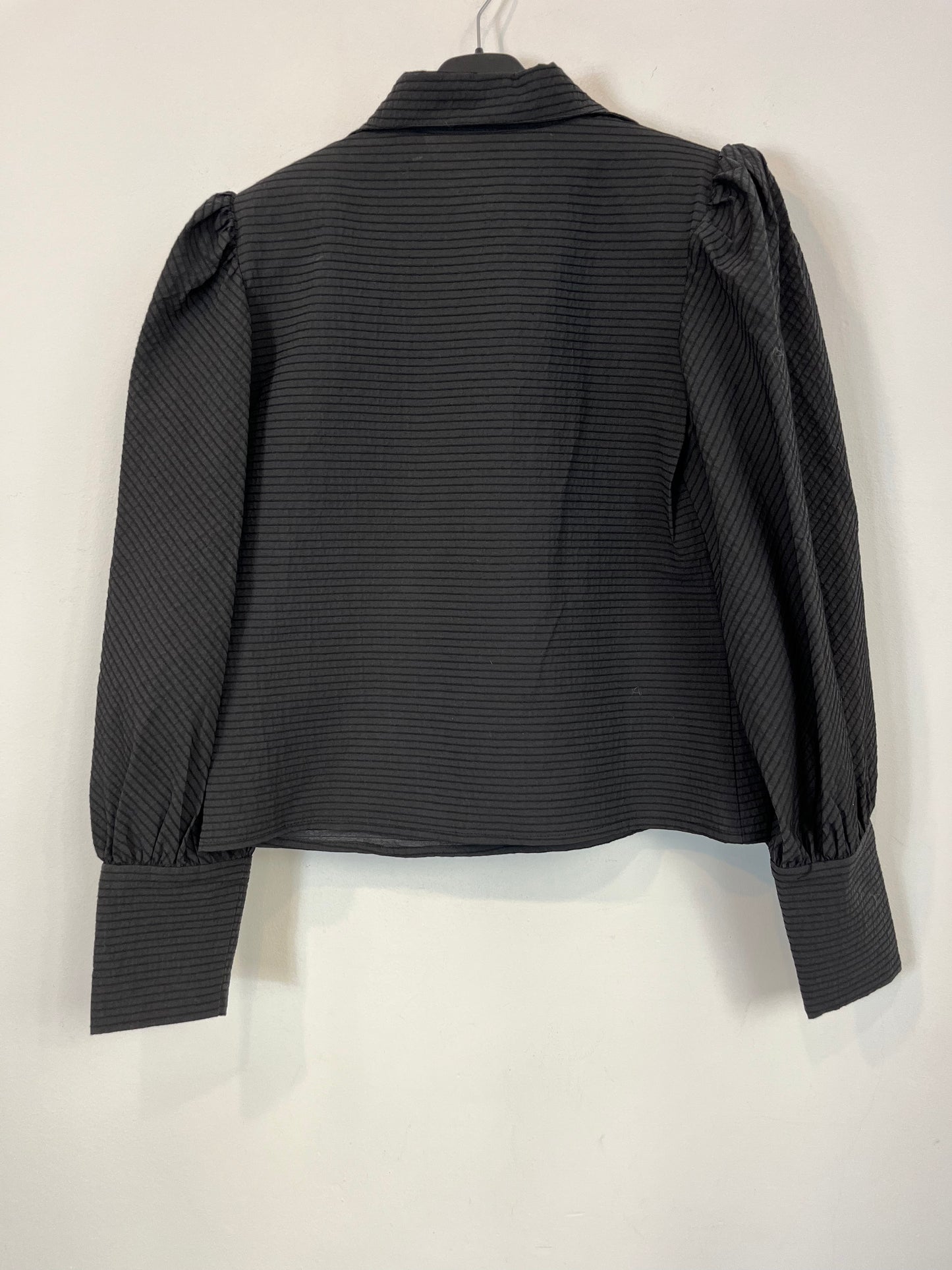 PANAMBI. Black texture blouse T.38