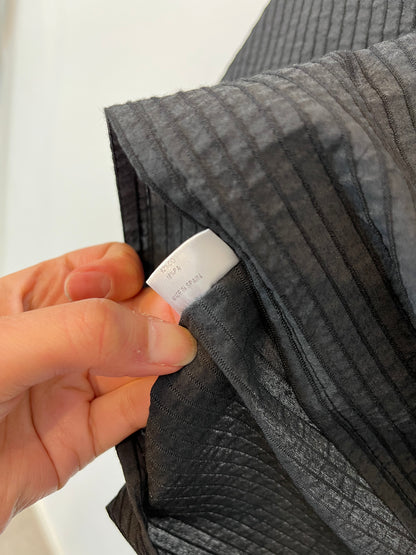 PANAMBI. Black texture blouse T.38