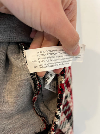 BERSHKA. Jersey capucha tricolor. T M