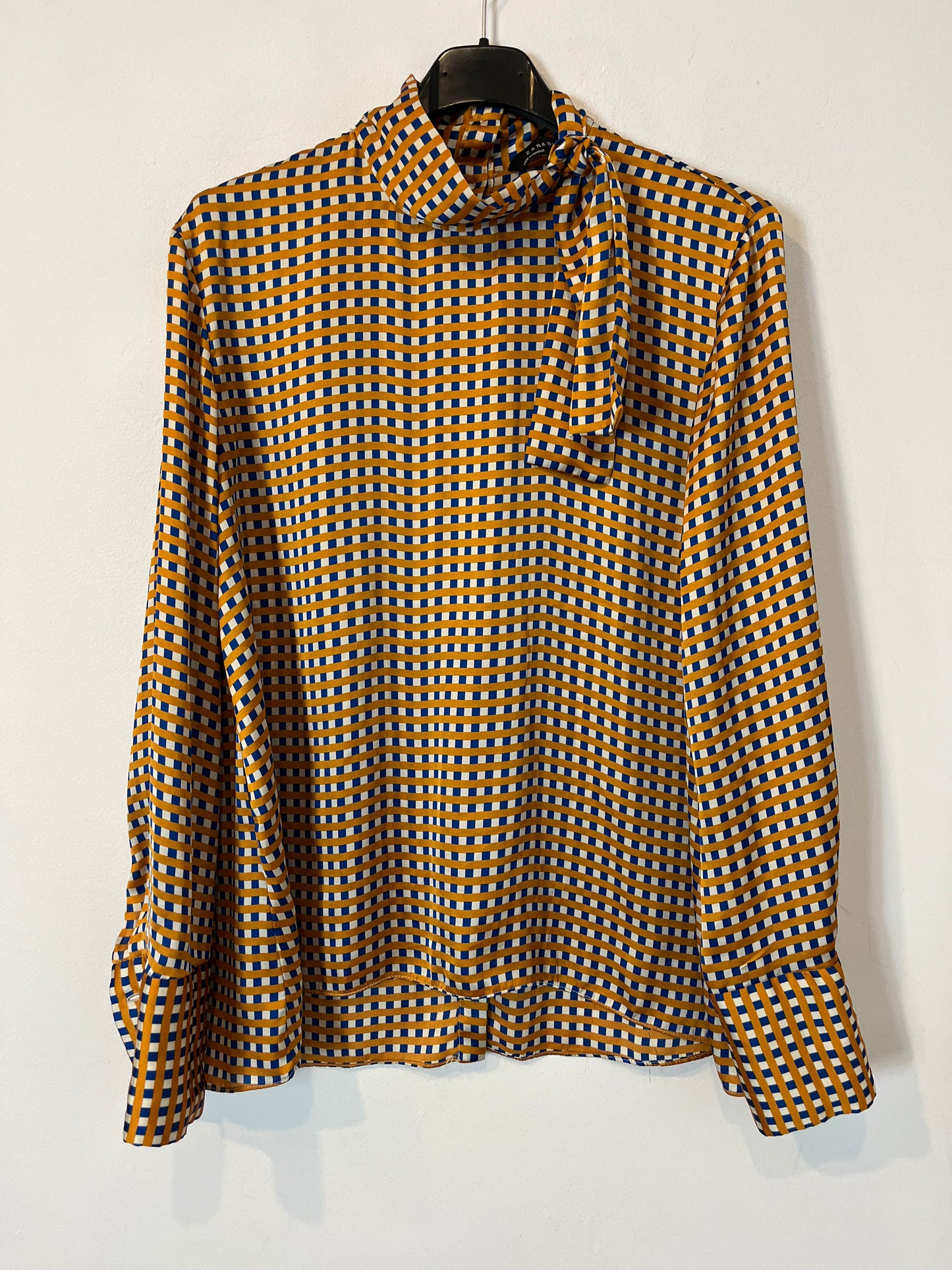 ZARA. Checkered blouse with collar detail. TM