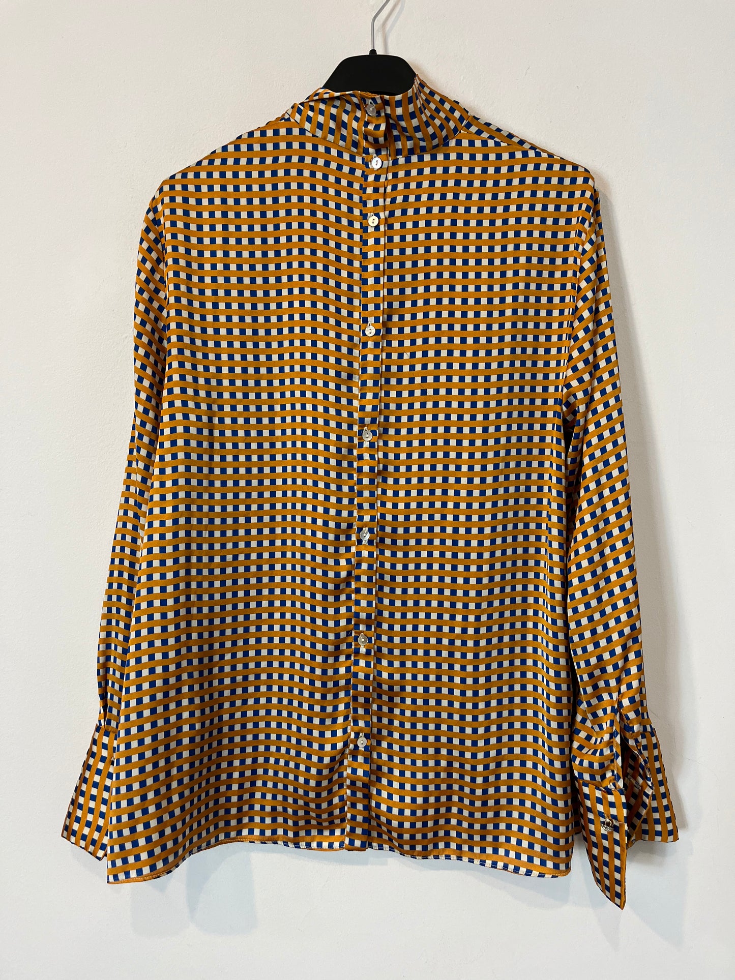 ZARA. Checkered blouse with collar detail. TM