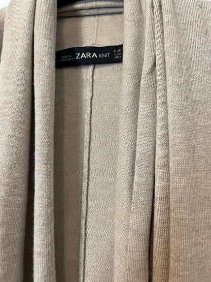 ZARA. Chaqueta beige cremallera. T M