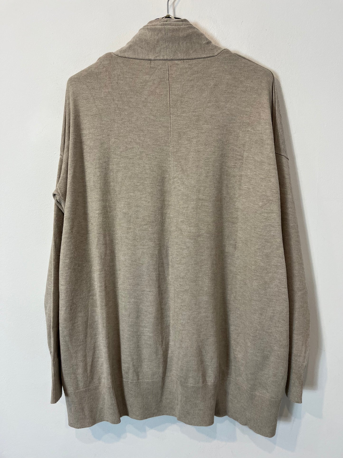 ZARA. Chaqueta beige cremallera. T M