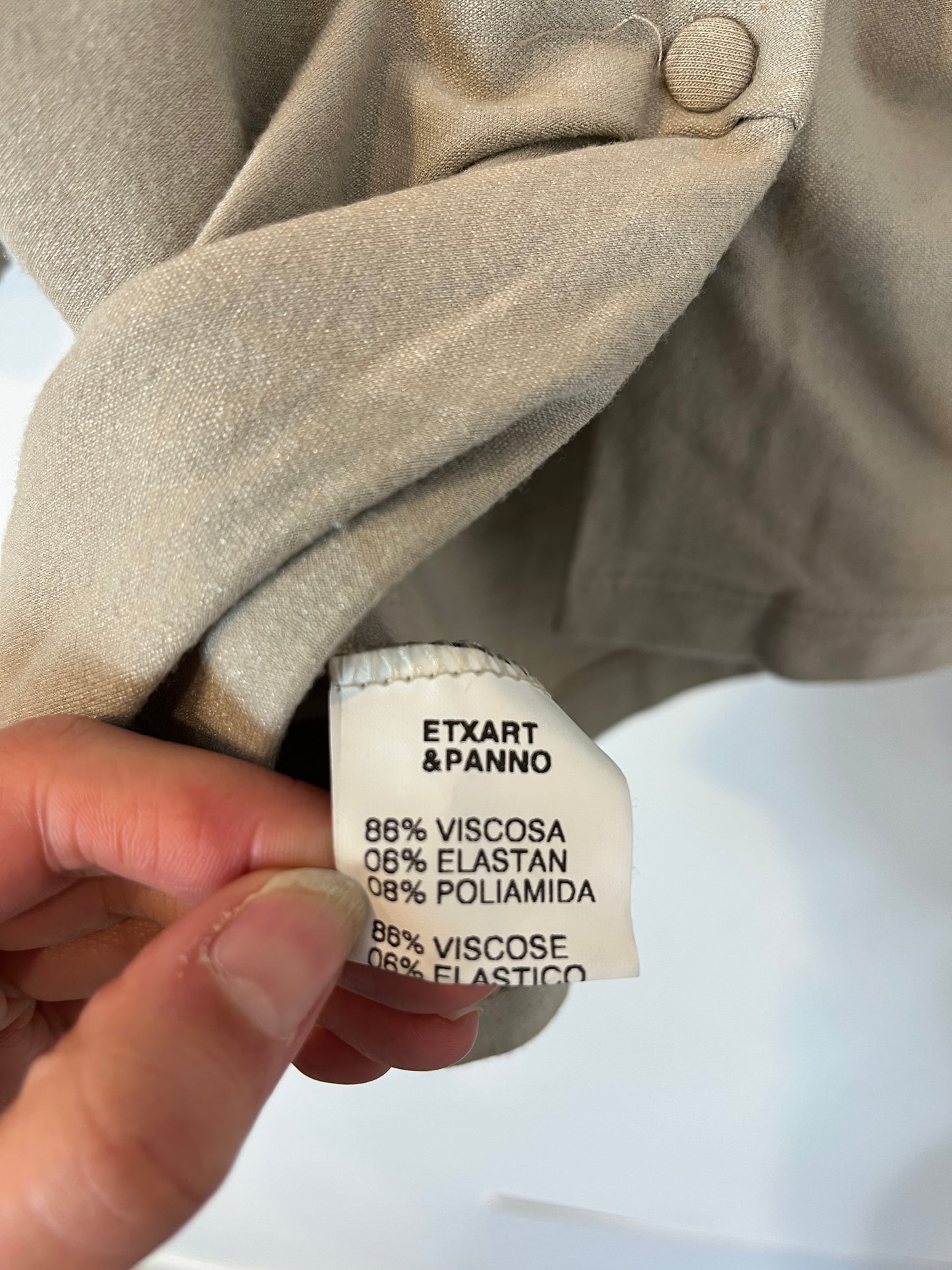 ETXART&PANNO. Top beige botones. T L (S)