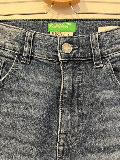 UNITED COLORS OF BENETTON. slim fit denim. T.S.