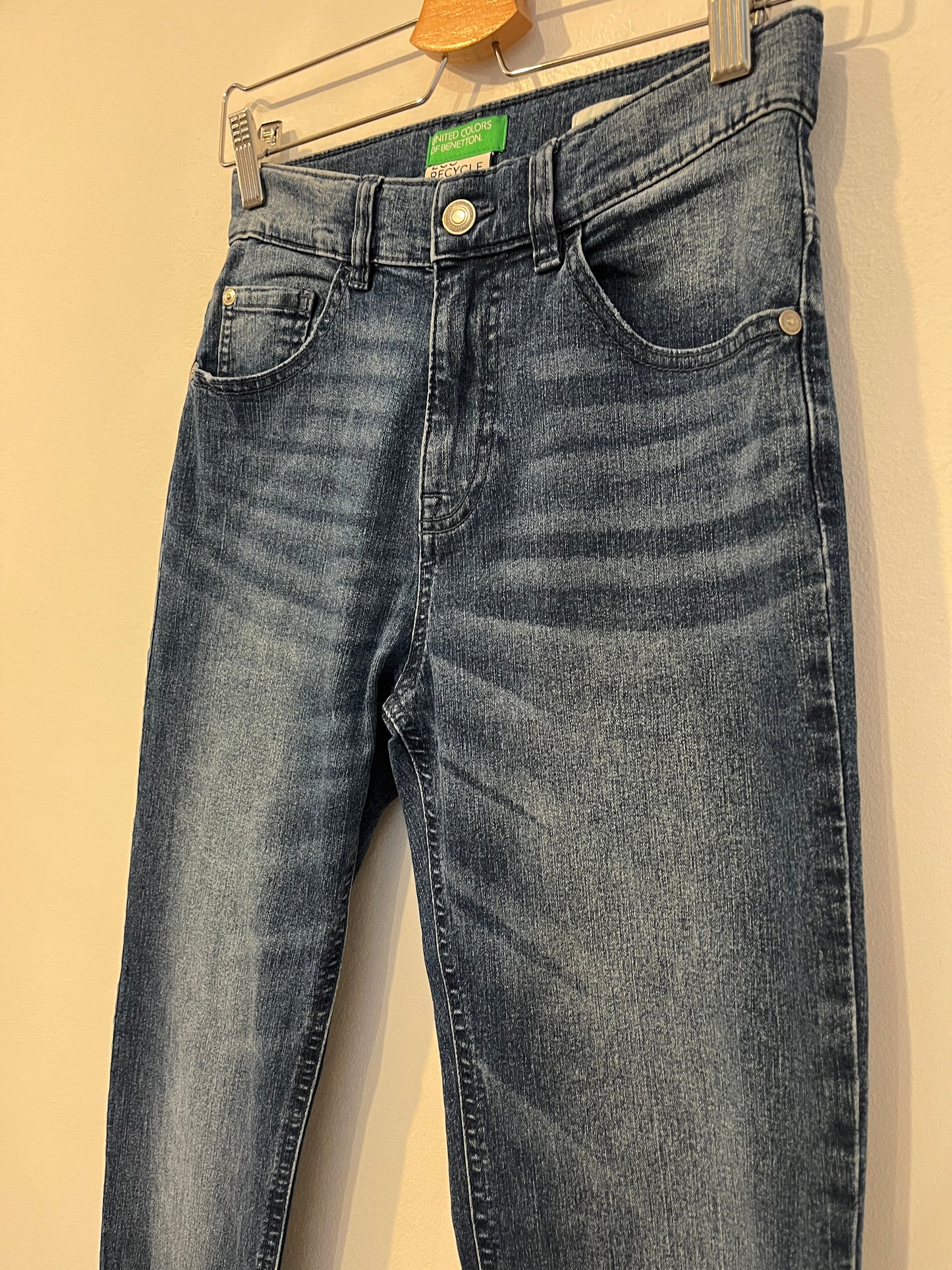 UNITED COLORS OF BENETTON. slim fit denim. T.S.