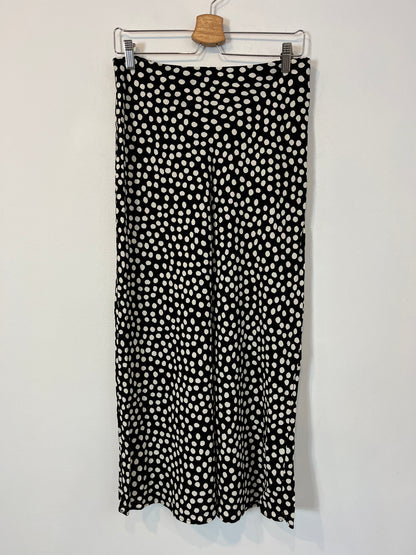 ZARA. Falda midi lunares. T M