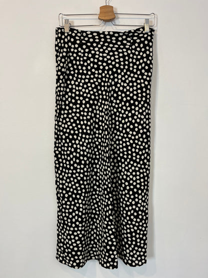 ZARA. Falda midi lunares. T M