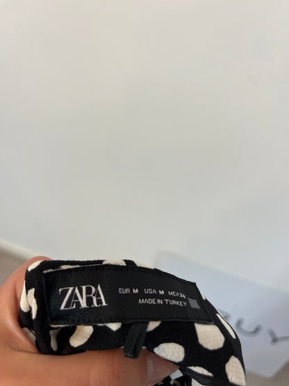 ZARA. Falda midi lunares. T M