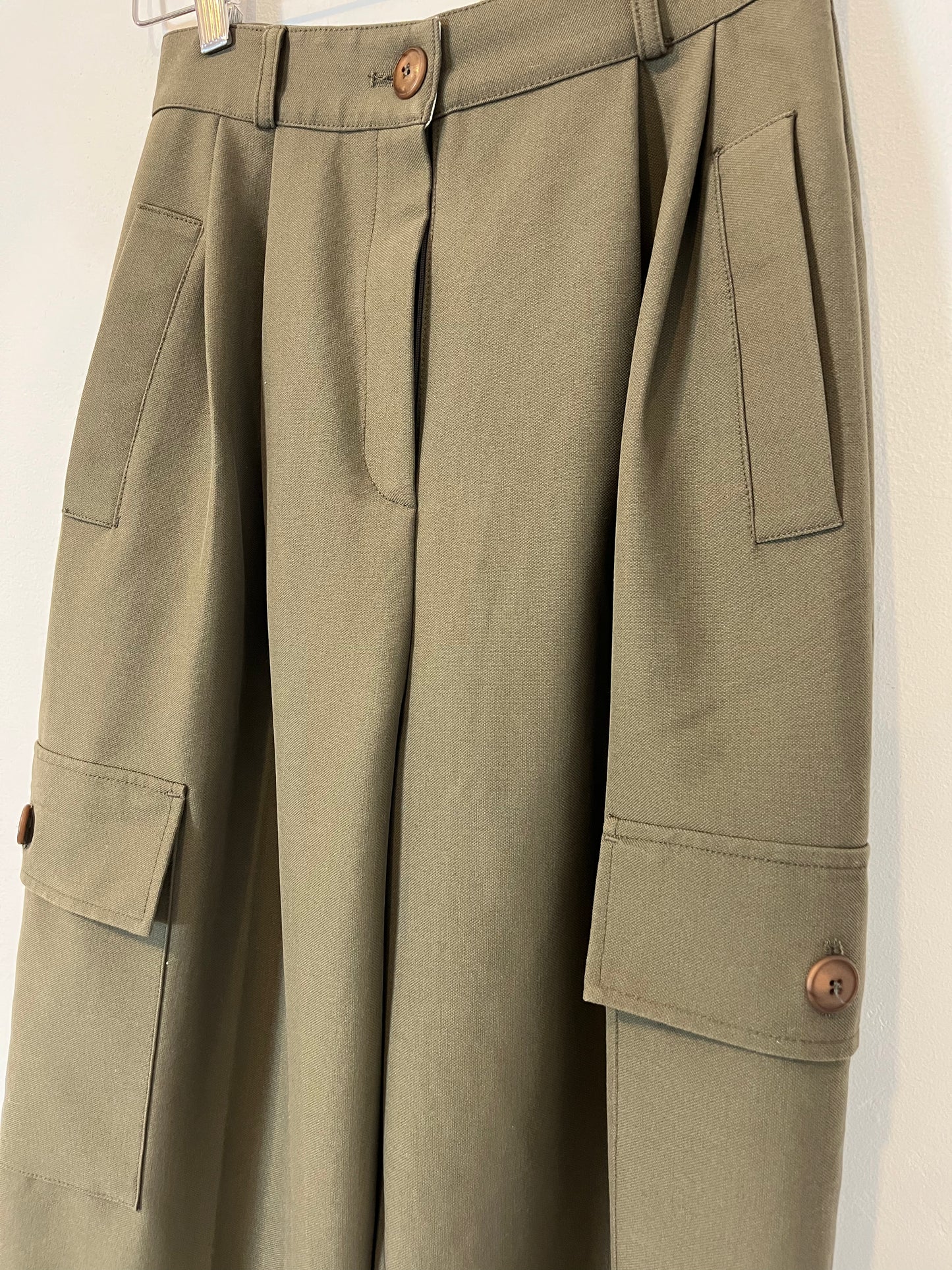 THE FRANKIE SHOP. Pantalón cargo verde T.xs