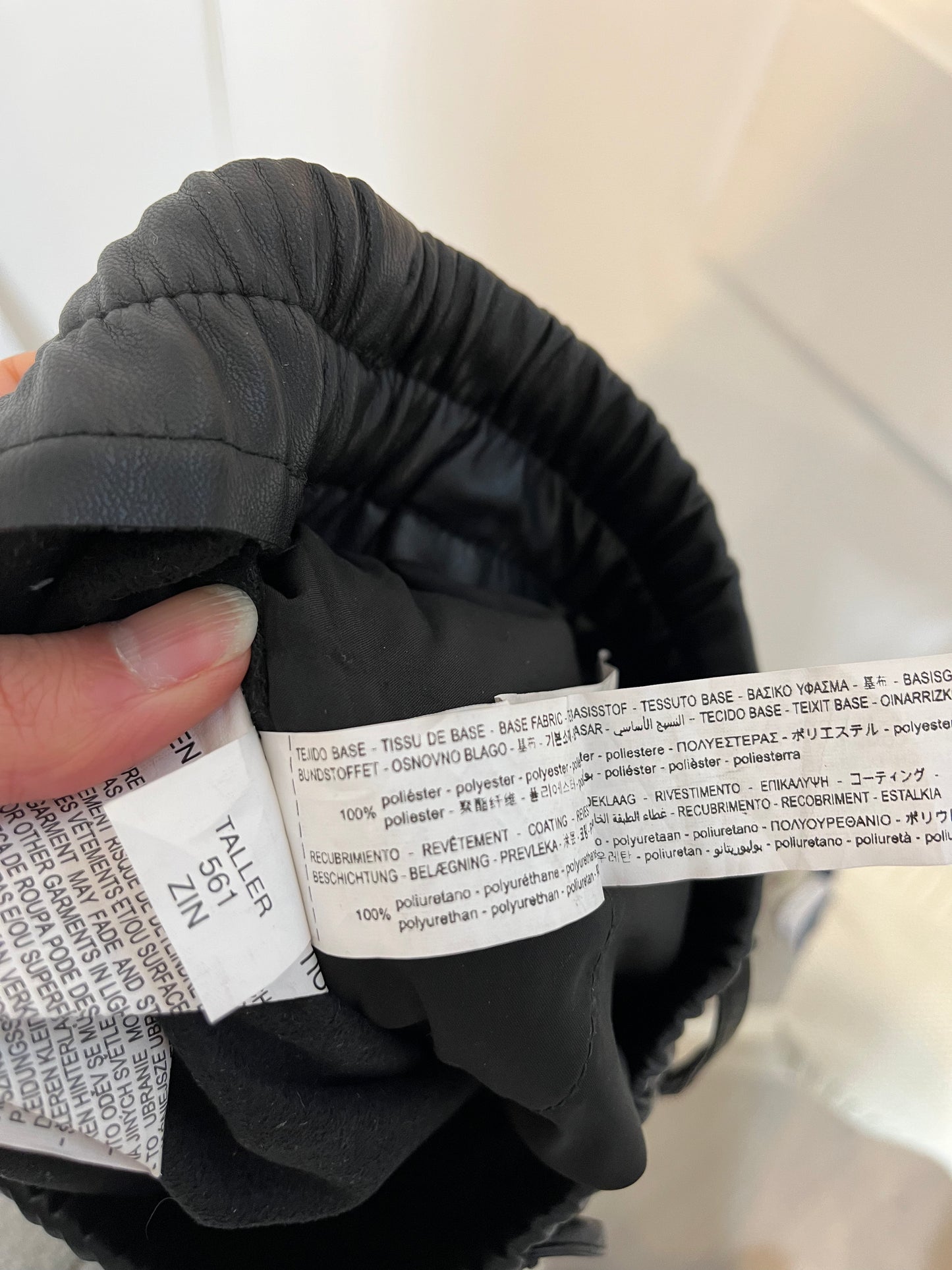 ZARA. Black faux leather Ts trousers