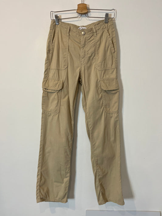 ZARA. Pantalón cargo beige  T.36