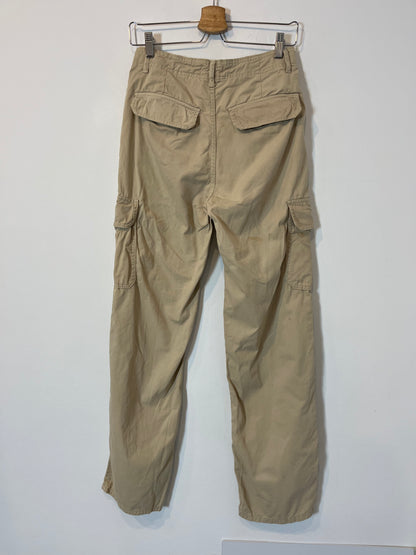 ZARA. Pantalón cargo beige  T.36