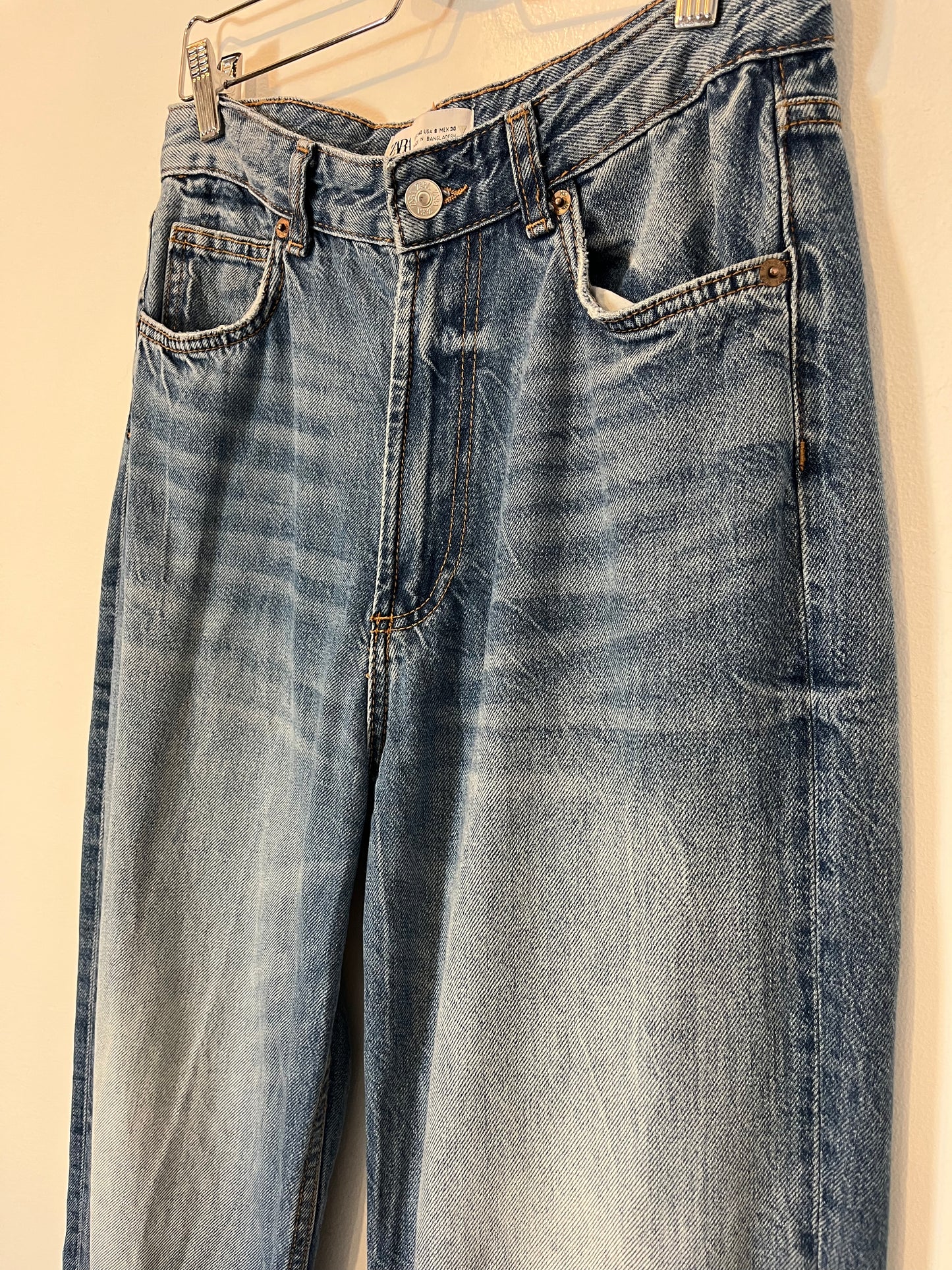 ZARA. Pantalón denim ancho  T.40