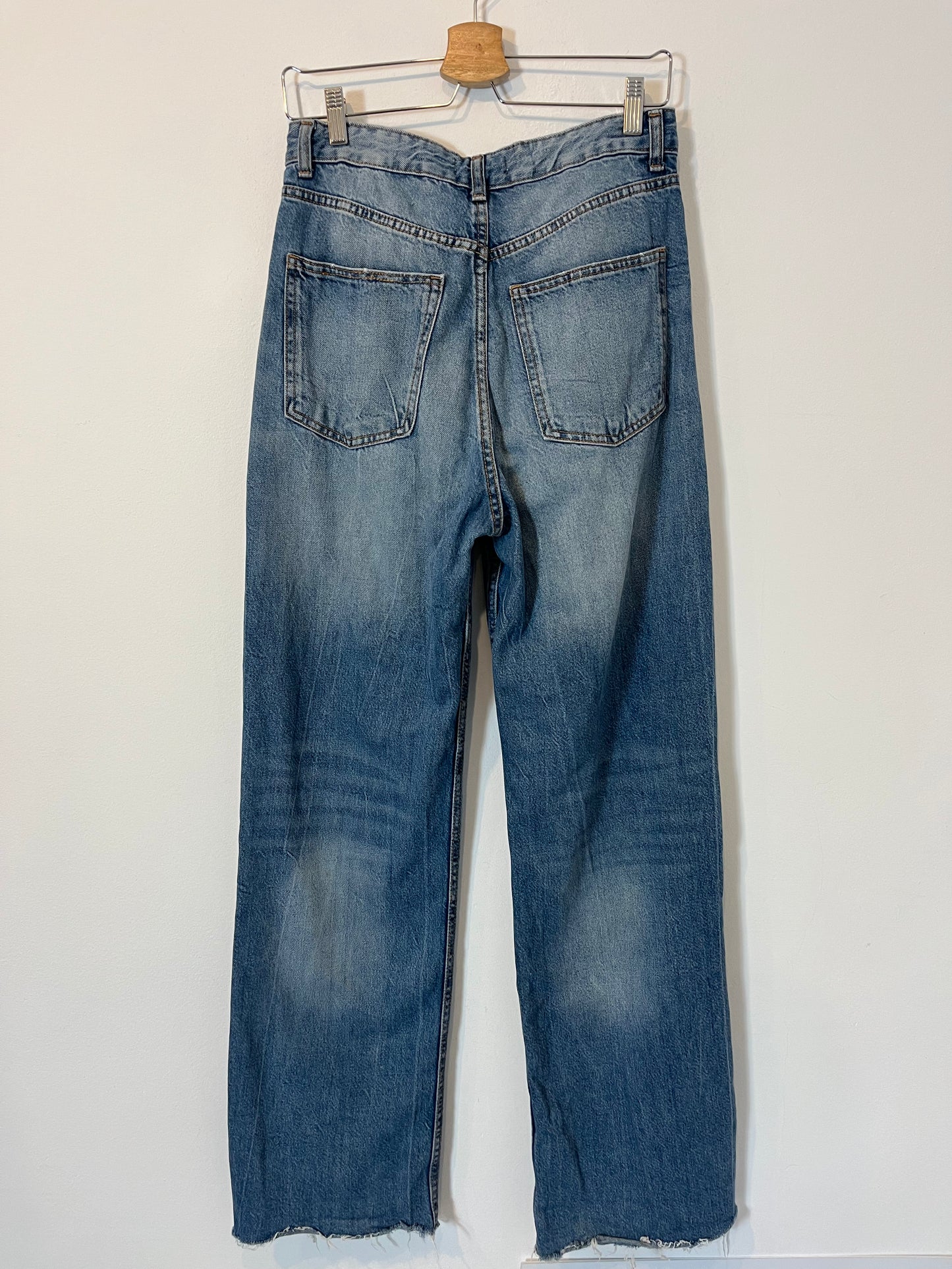 ZARA. Pantalón denim ancho  T.40