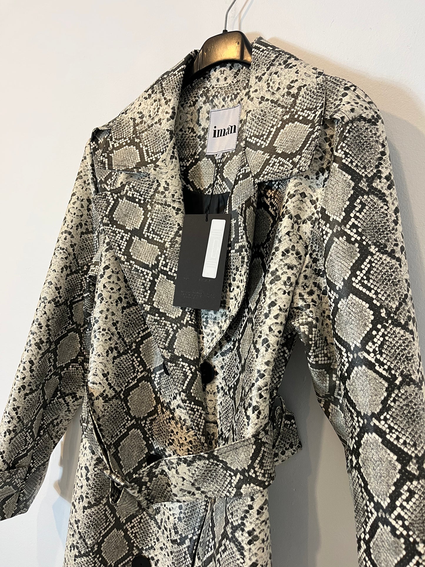 MAGNET. Animal print trench coat Ts