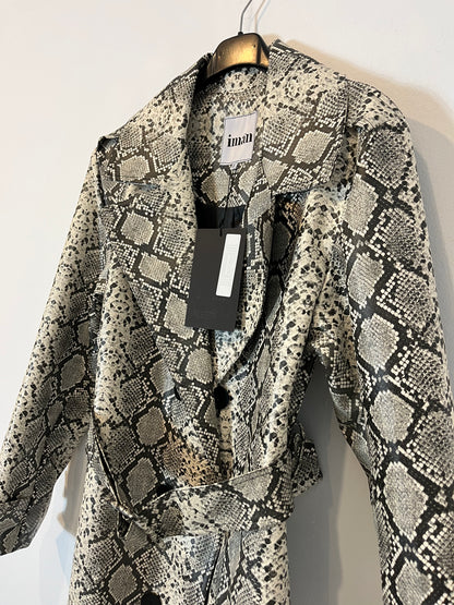 MAGNET. Animal print trench coat Ts