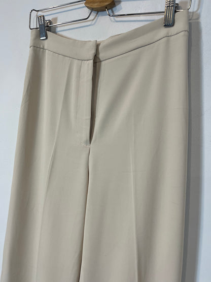 H&amp;M. Flowy beige trousers S.36