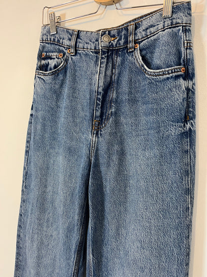 ZARA. Pantalón denim ancho  T.36