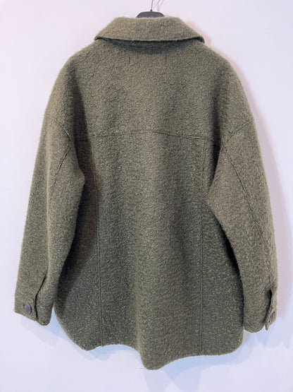 ZARA. Chaqueta verde textura