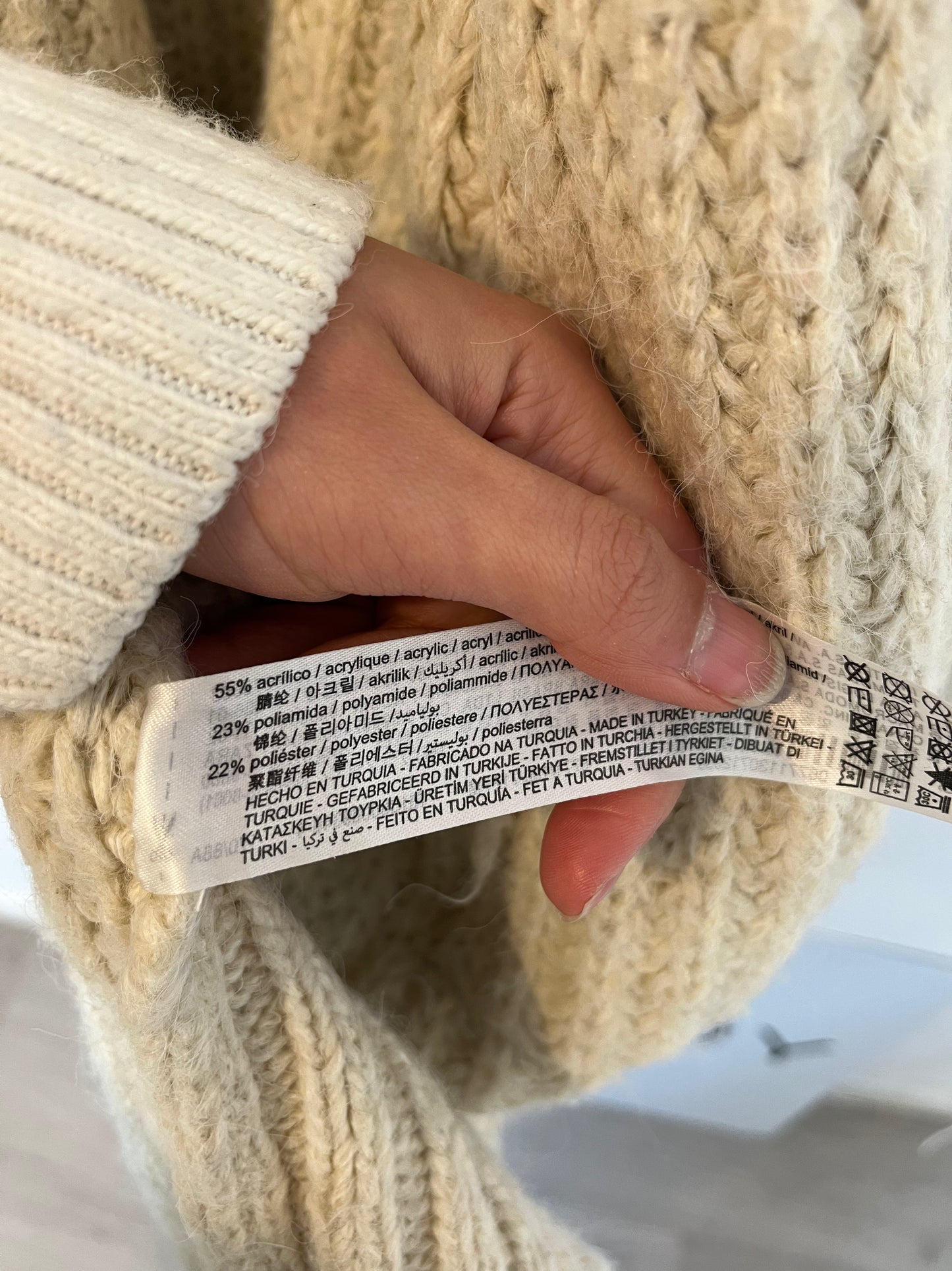 ZARA. Cárdigan beige punto T.m