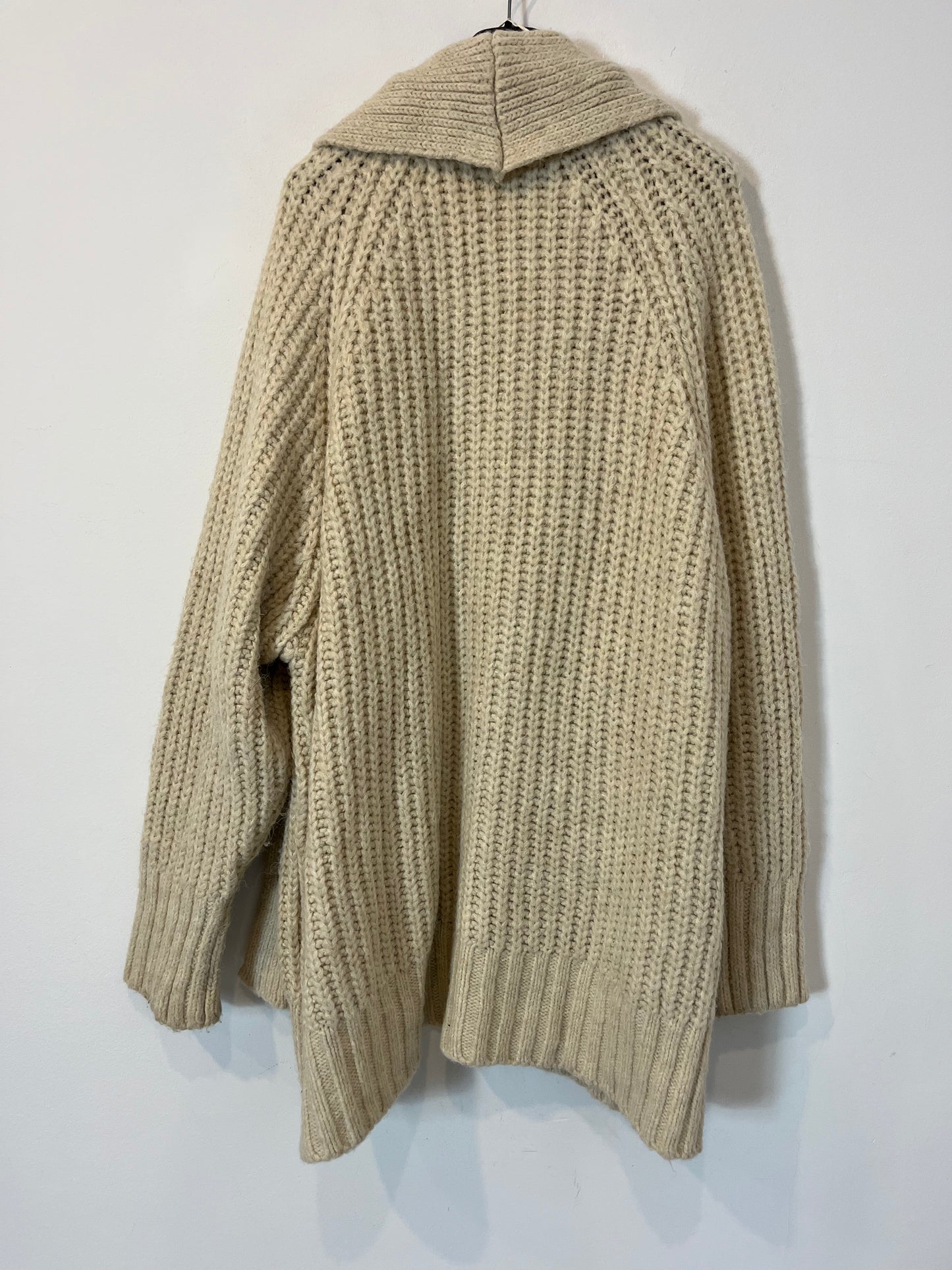 ZARA. Cárdigan beige punto T.m