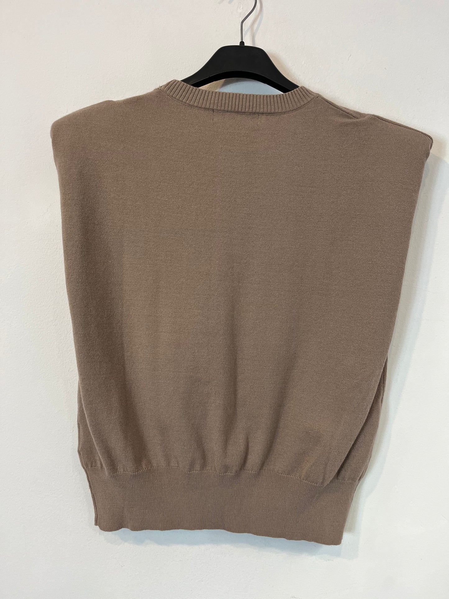 OTRAS. Top punto beige hombreras. T M